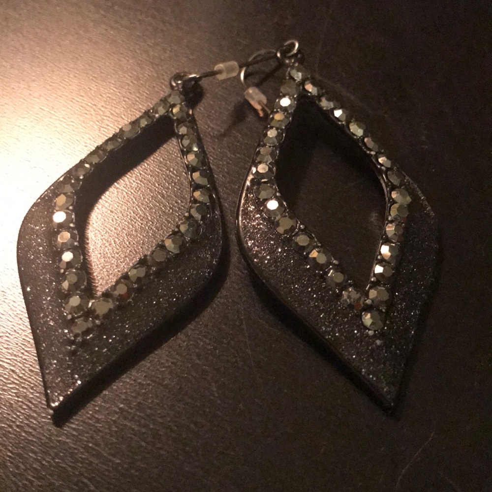 Black Earrings with black rhinestones
